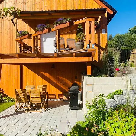 Parlesak アパート *