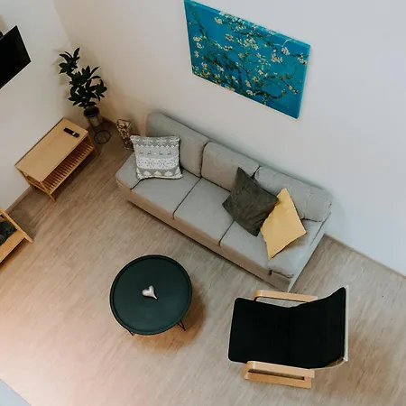 Parlesak アパート *